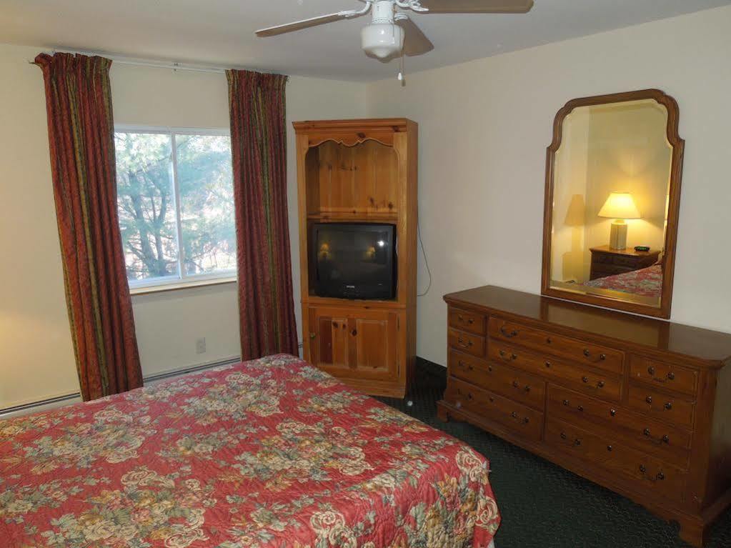 Hotel Baymont By Wyndham Essex Burlington Area Extérieur photo