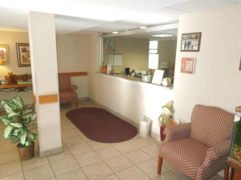 Hotel Baymont By Wyndham Essex Burlington Area Extérieur photo