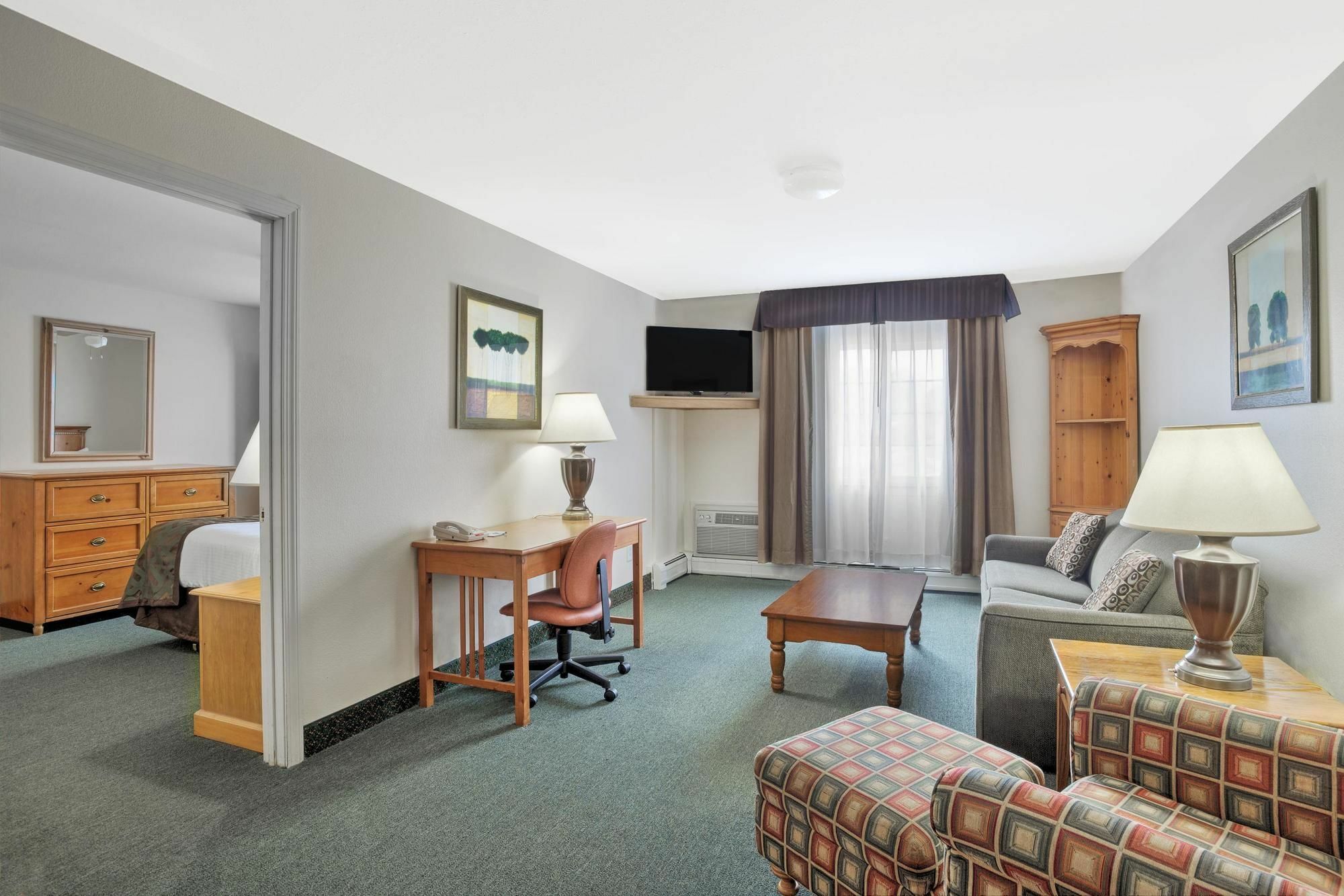 Hotel Baymont By Wyndham Essex Burlington Area Extérieur photo