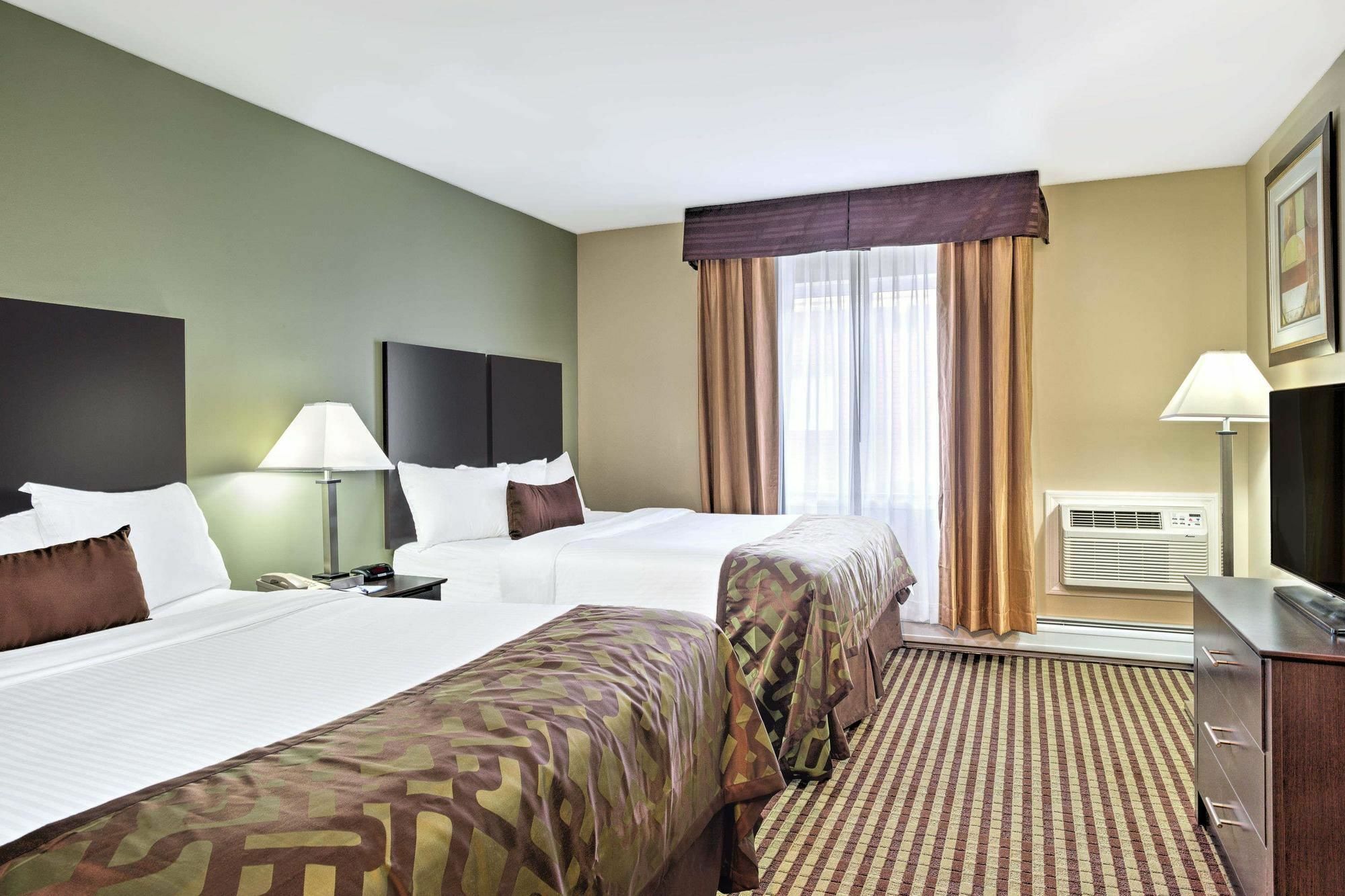 Hotel Baymont By Wyndham Essex Burlington Area Extérieur photo