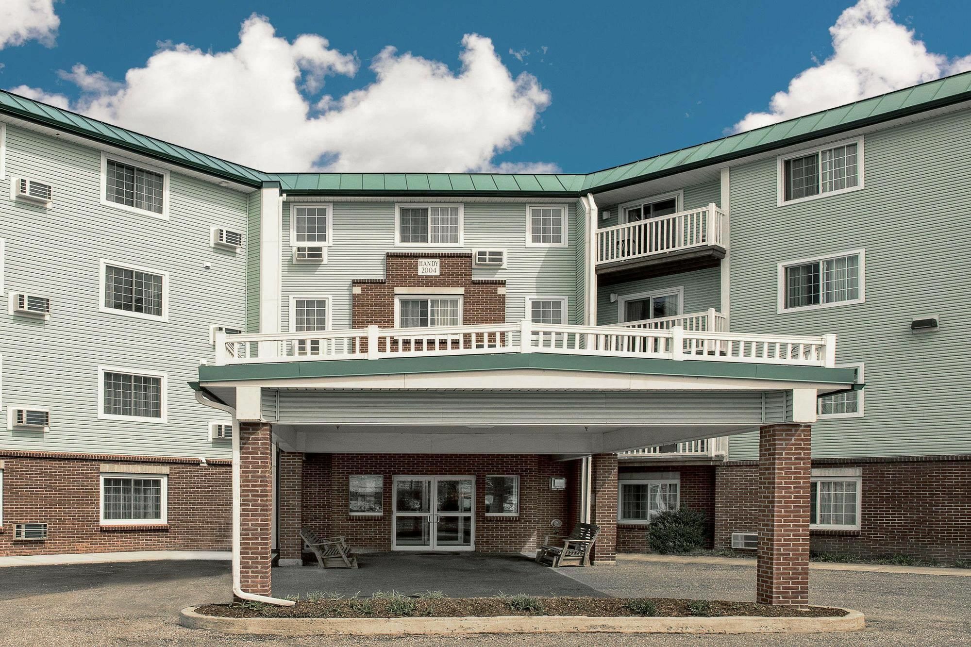 Hotel Baymont By Wyndham Essex Burlington Area Extérieur photo