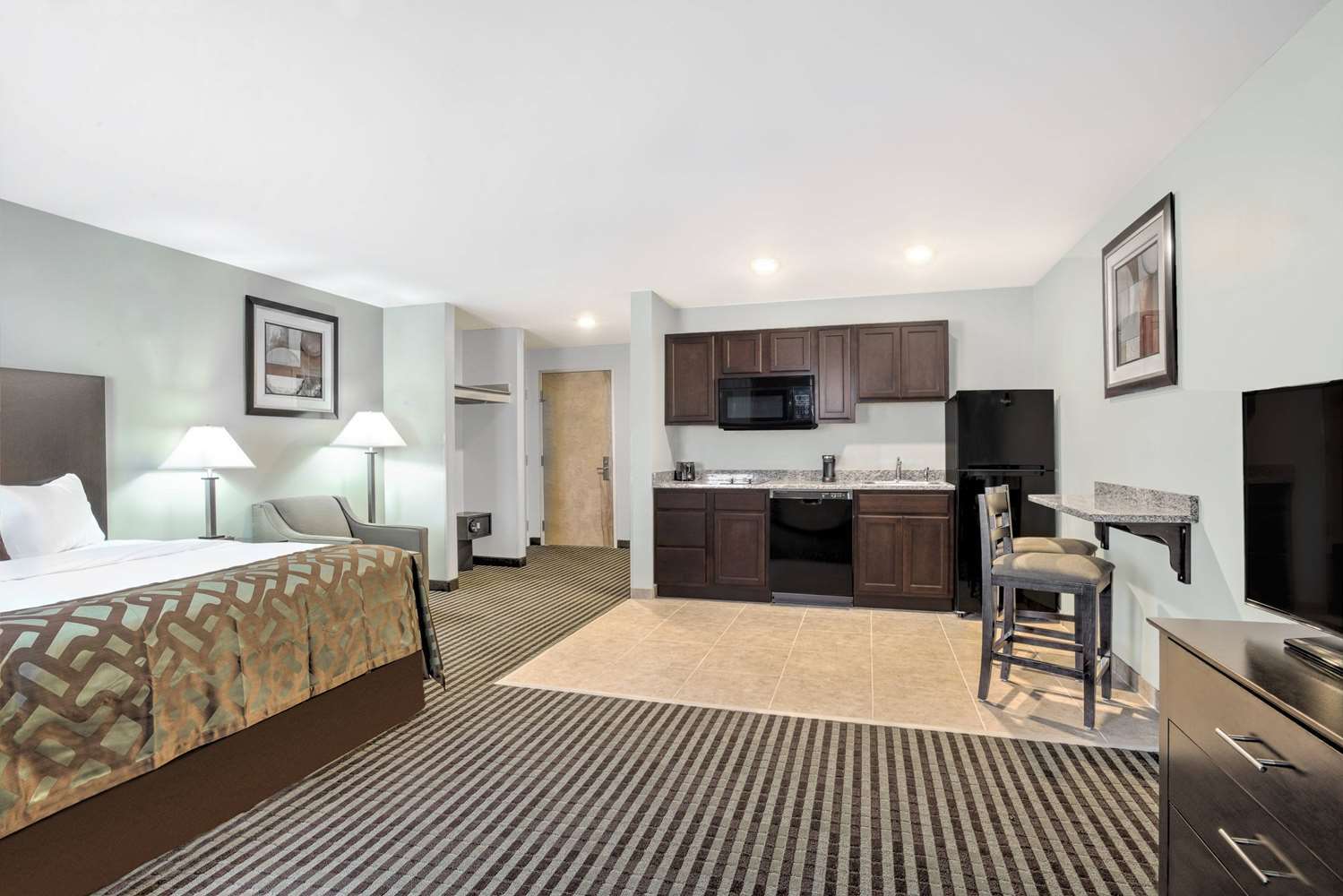 Hotel Baymont By Wyndham Essex Burlington Area Extérieur photo